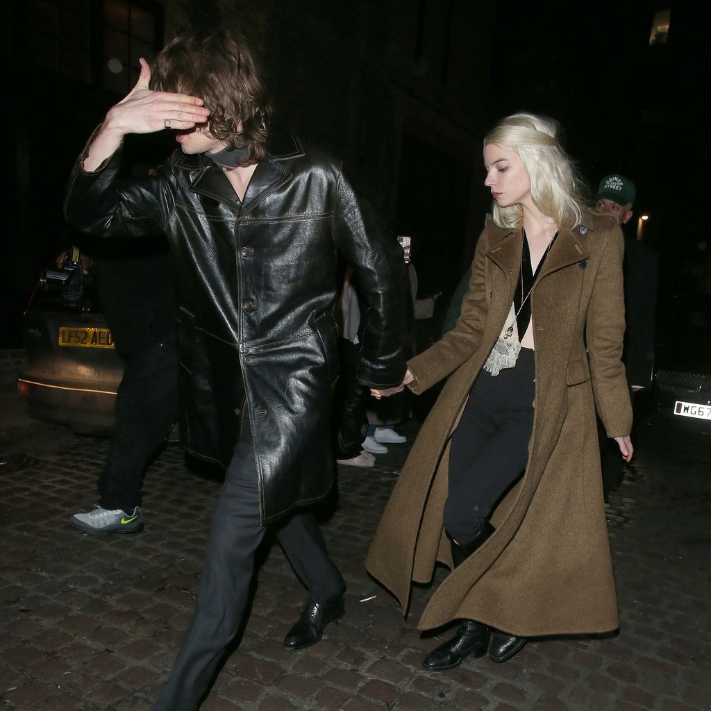 Malcolm McRae und Anya Taylor-Joy in London, Februar 2023