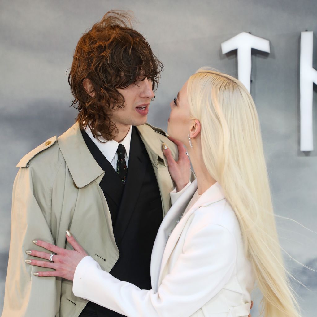 Malcolm McRae und Anya Taylor-Joy im April 2022 in London