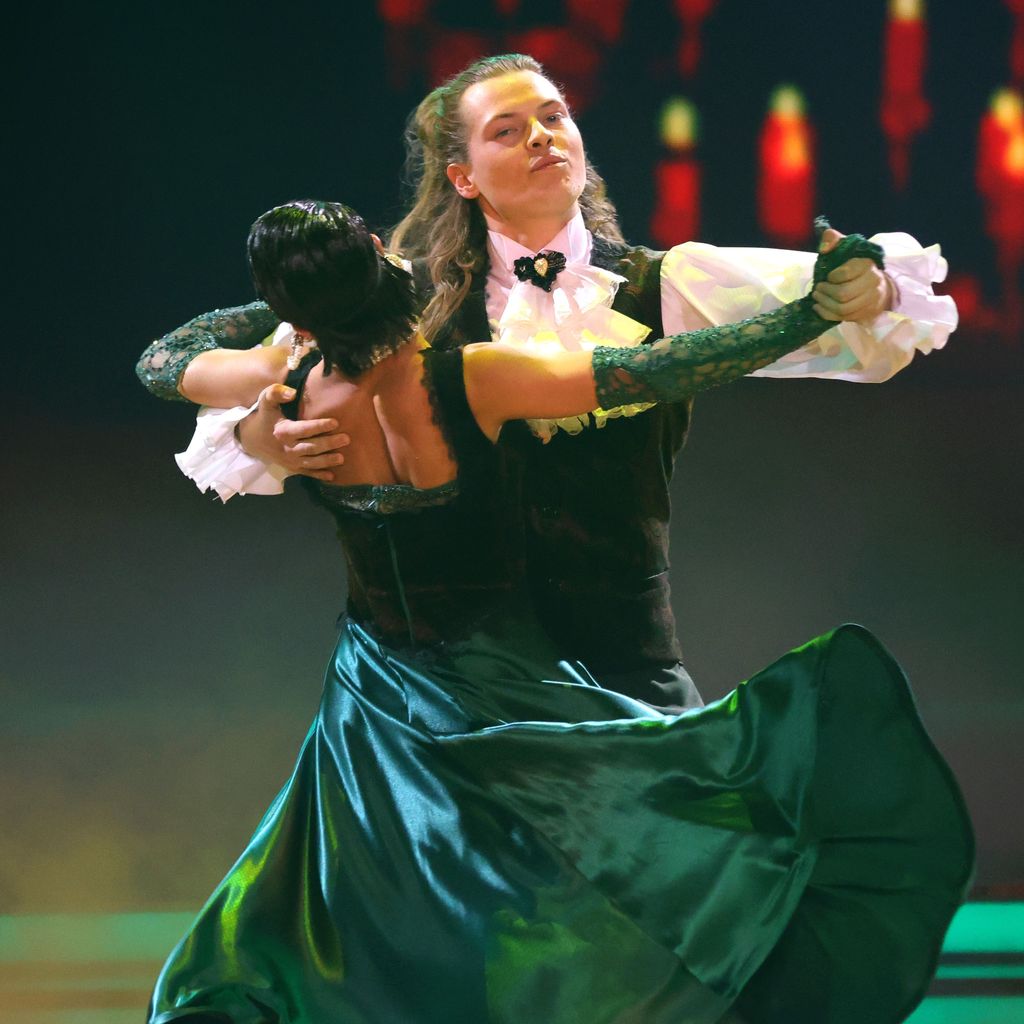 Malika Dzumaev und Gabriel Kelly bei "Let's Dance"