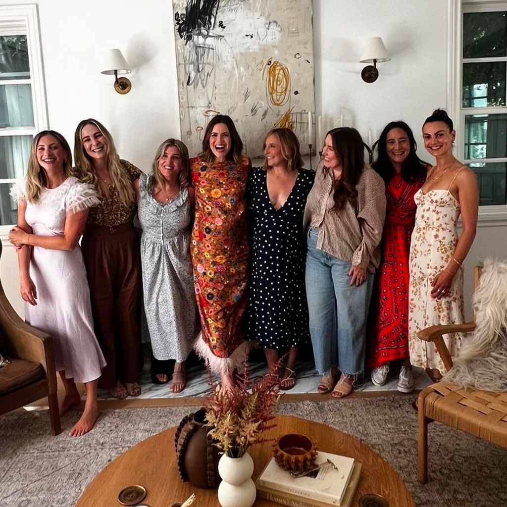 Mandy Moore mit Freundinnen, August 2024