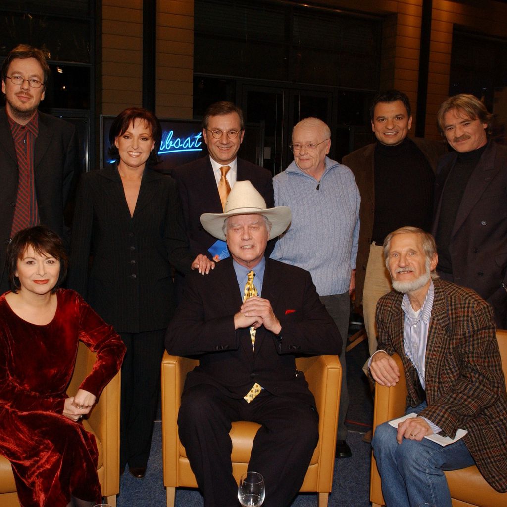 Manfred Uhlig mit anderen Stars in der MDR Talkshow "Riverboat" 2002