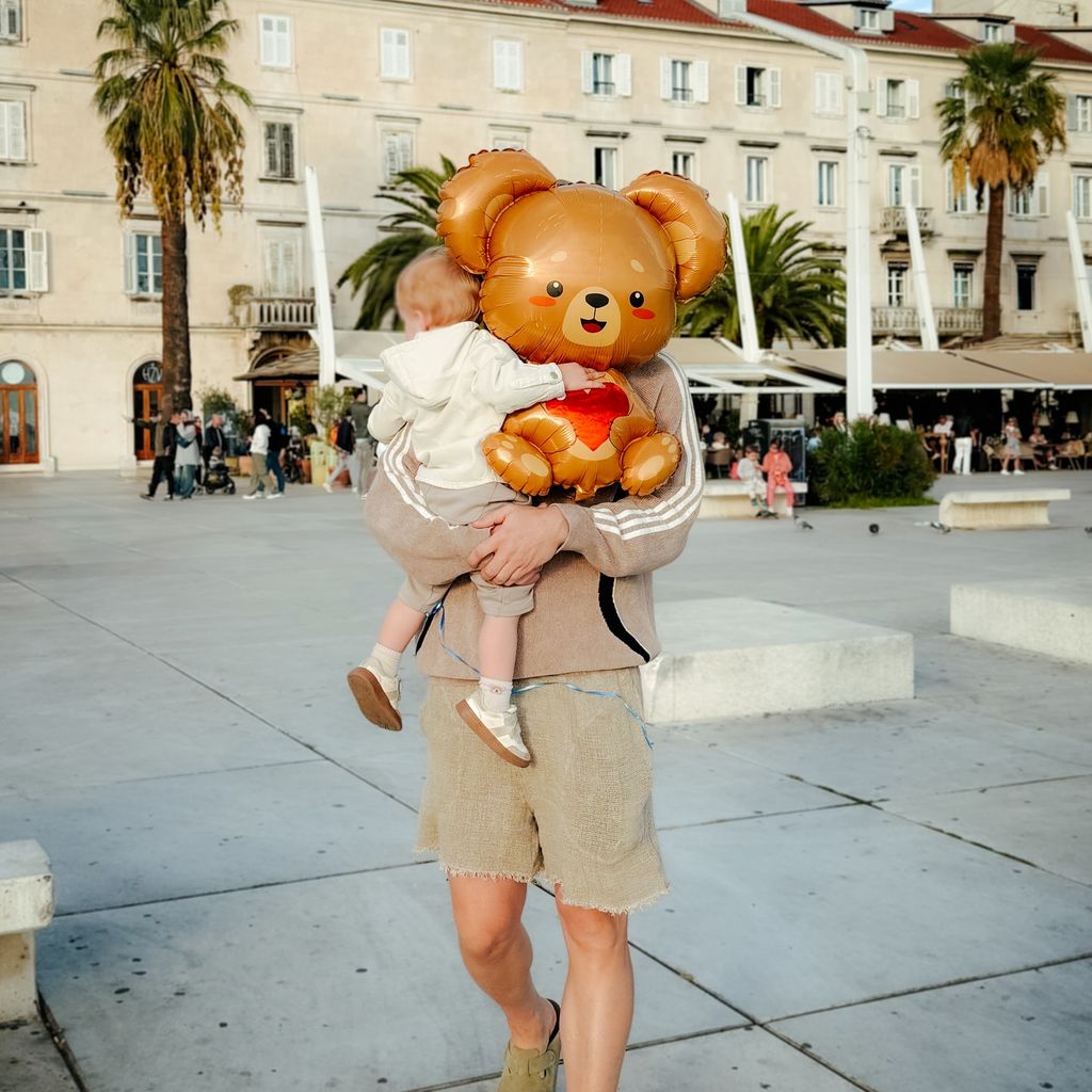 Manuel Neuer und sein Sohn Luca, Oktober 2025