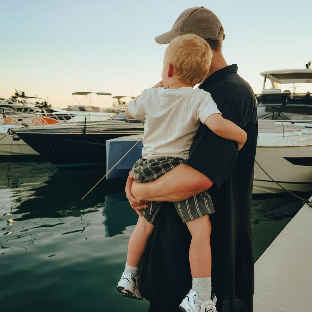 Manuel Neuer und sein Sohn Luca, Juli 2026