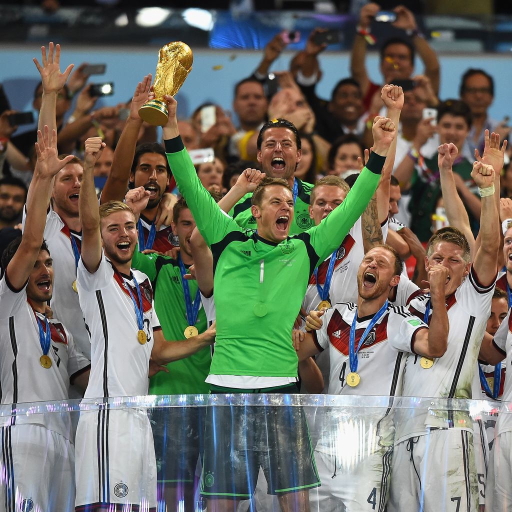 Manuel Neuer (M.) und die deutsche Nationalmannschaft 2014 in Brasilien