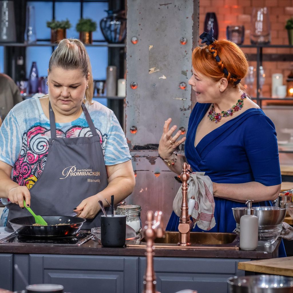 Manuela Wisbeck und Enie van de Meiklokjes, "Das große Promibacken"