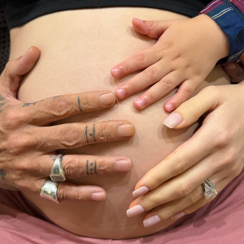 Marc Anthony, Nadia Ferreira und ihr Sohn im Januar 2026