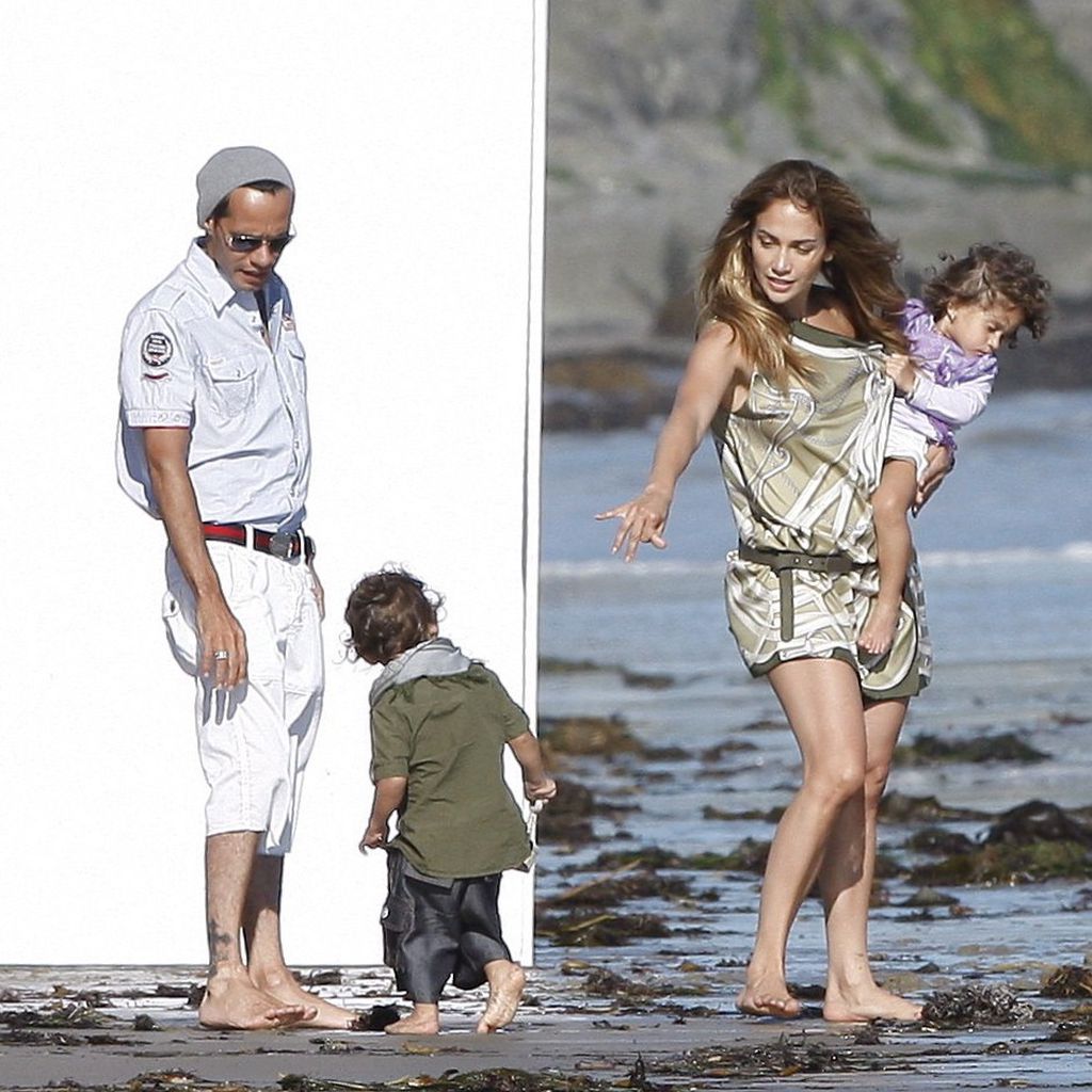Marc Anthony und Jennifer Lopez mit ihren Zwillingen 2010 in Malibu