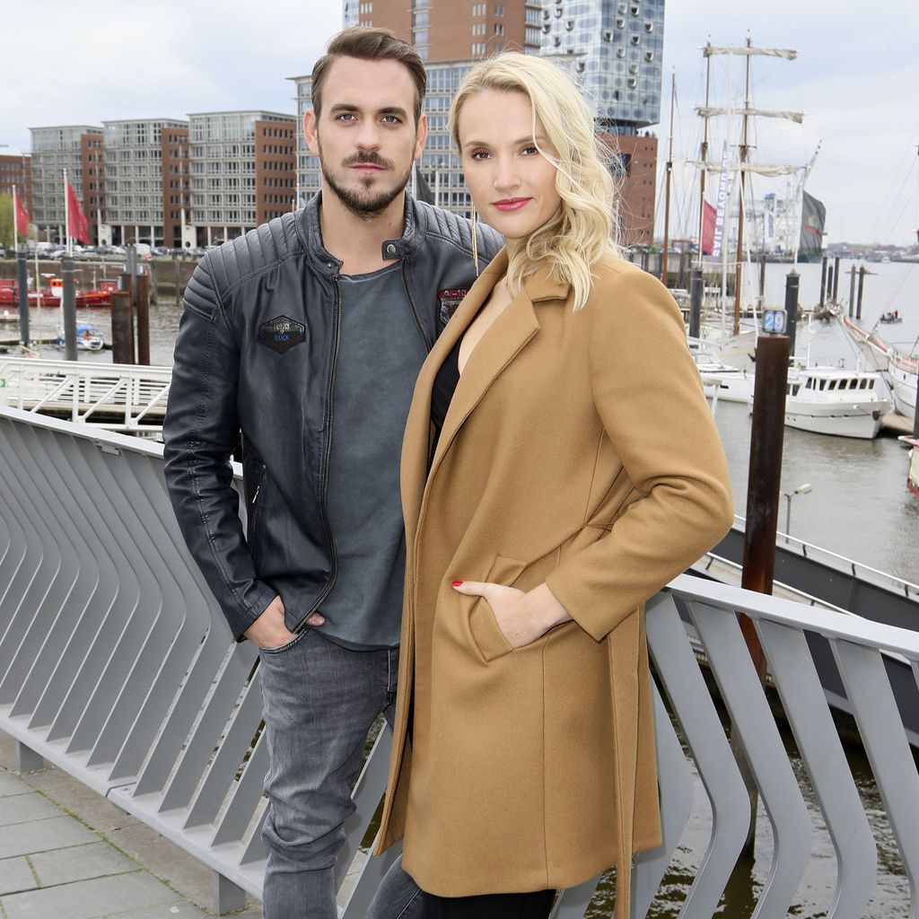 Marc Barthel und Anna Hofbauer bei einem Fototermin