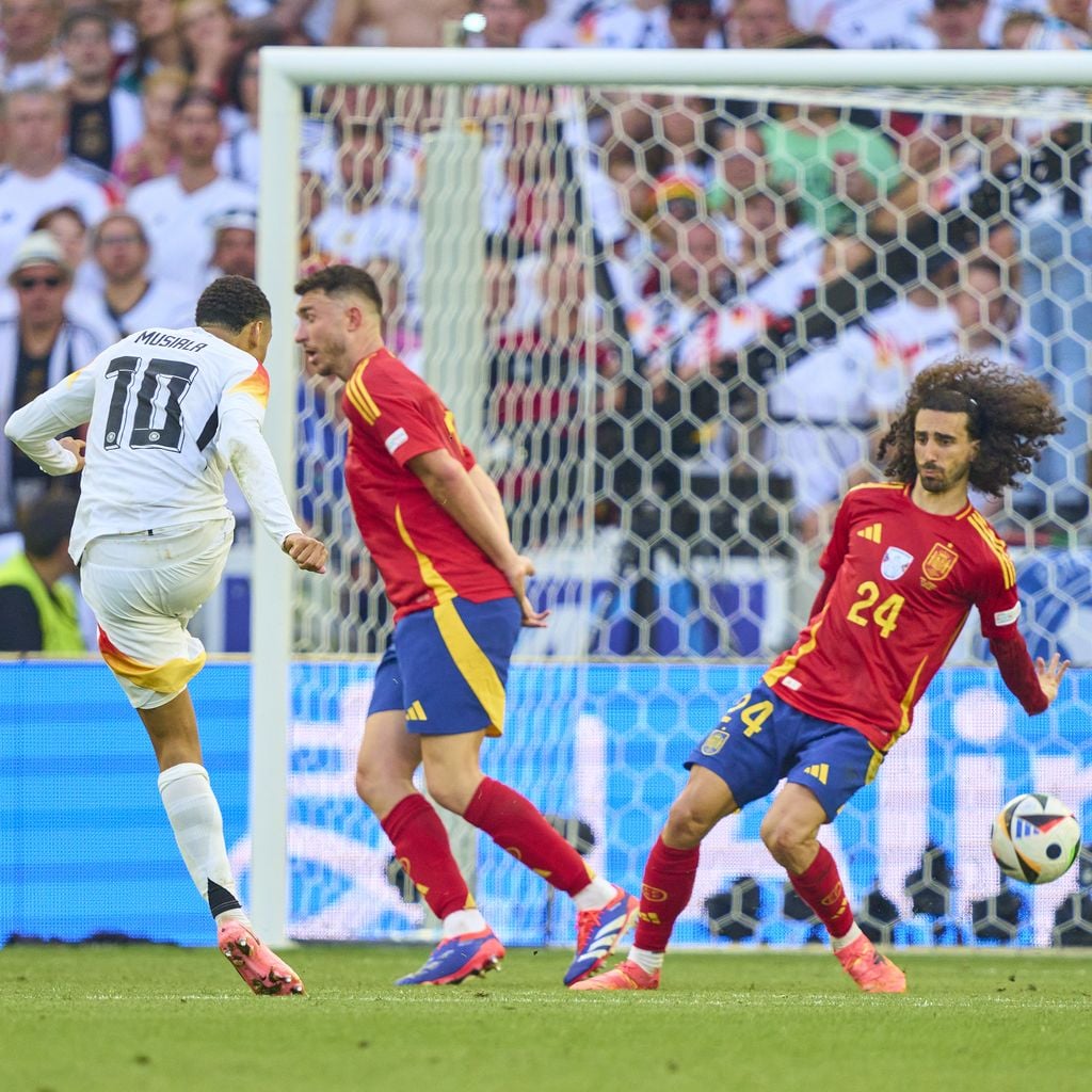 Jamal Musiala und Marc Cucurella im Juni 2024