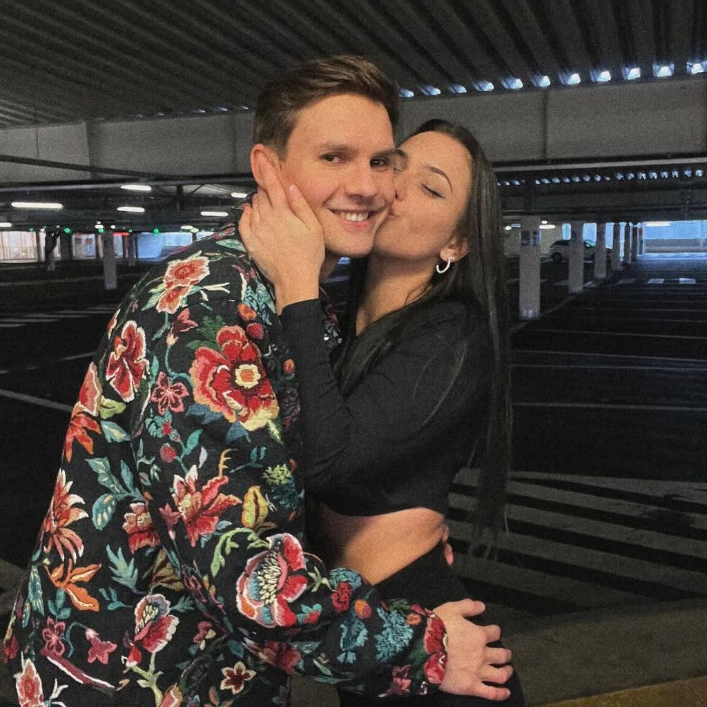 Influencer Marcel Dähne und seine Freundin turteln, Januar 2024.