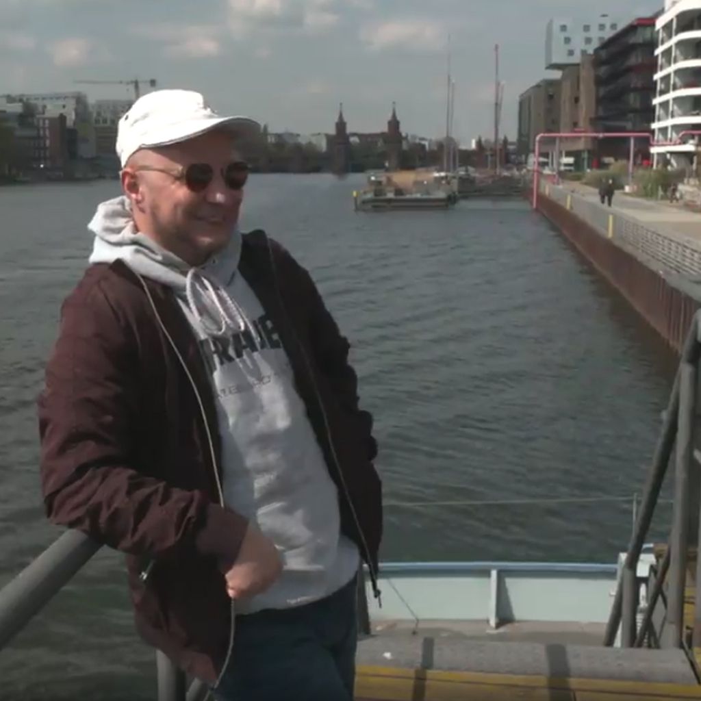 Marcel Maurice Neue auf dem "Berlin - Tag & Nacht"-Hausboot