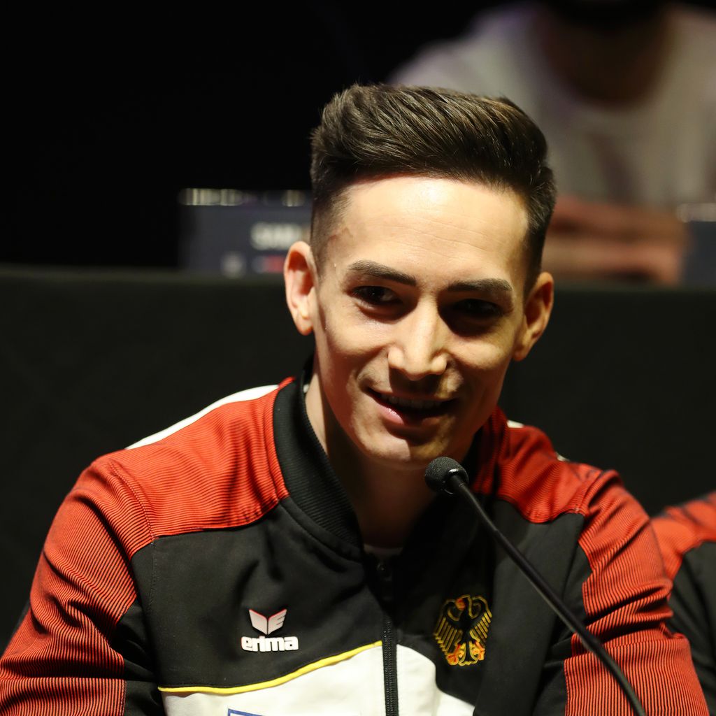 Marcel Nguyen bei einer Pressekonferenz