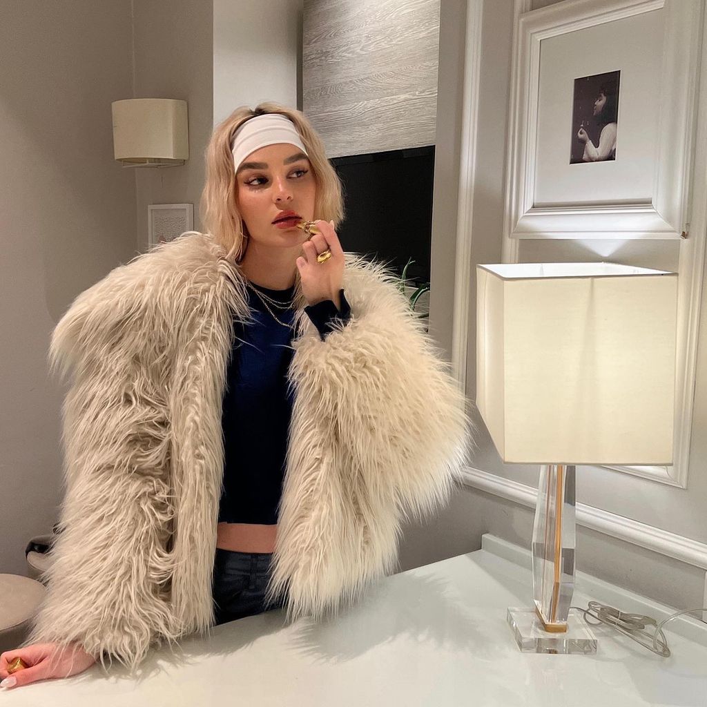 Model Mareike Beluga