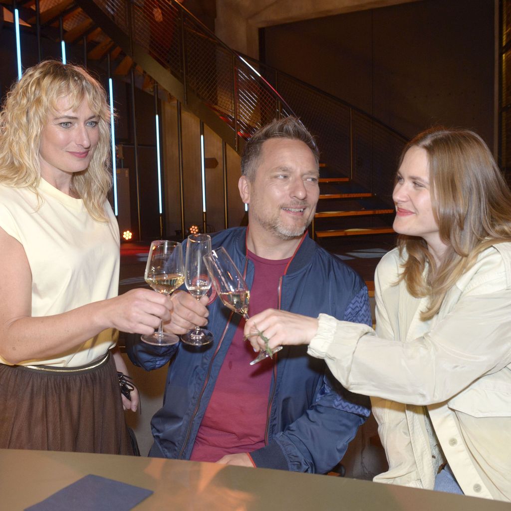 Maren (Eva Mona Rodekirchen), Michi (Lars Pape) und Nicole (Laura Lippmann) bei GZSZ