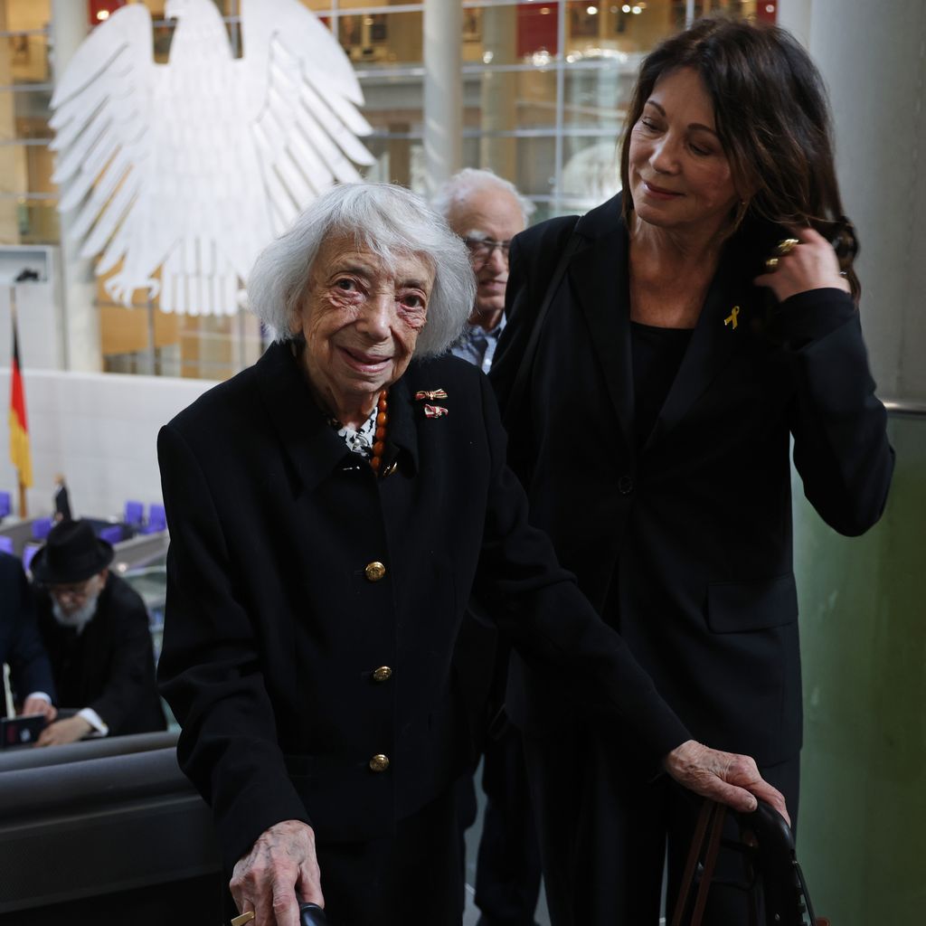 Margot Friedländer und Iris Berben im Bundestag, Januar 2025
