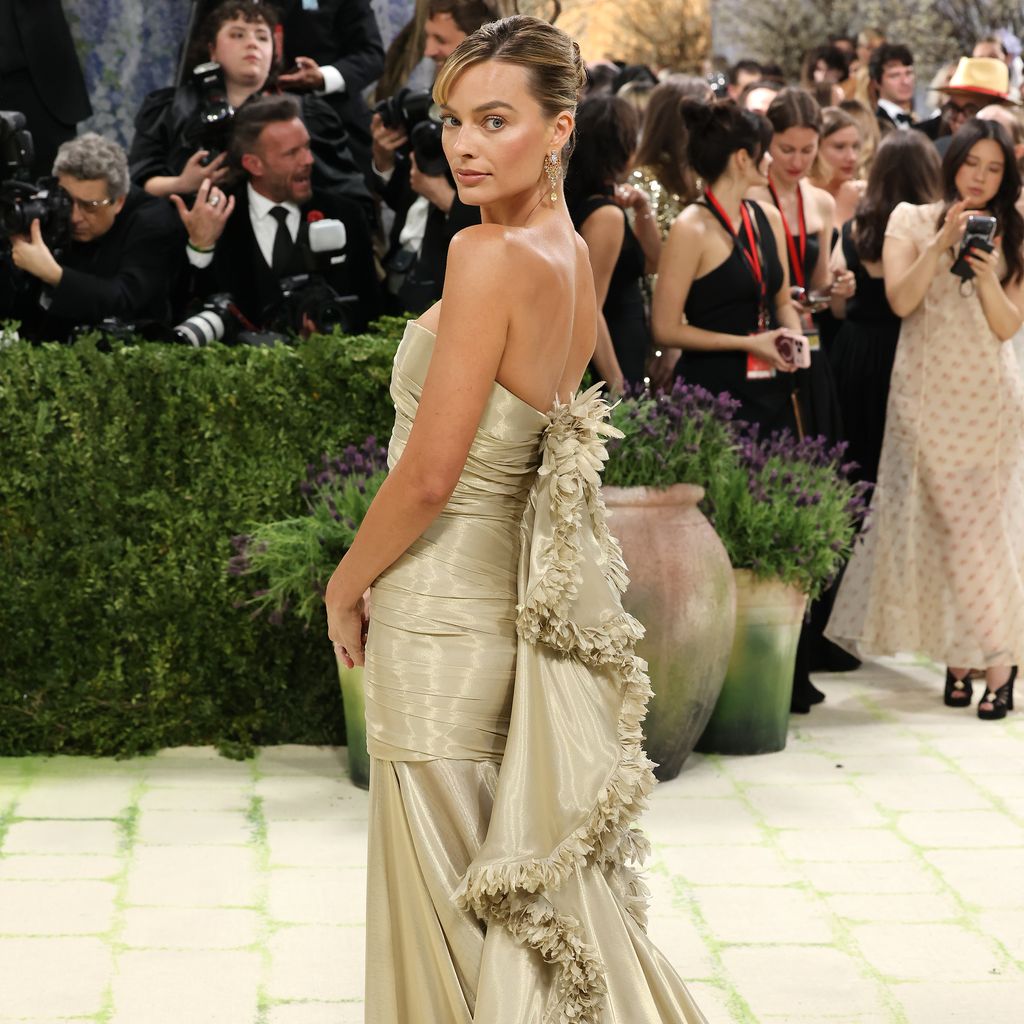 Margot Robbie bei der Met Gala 2026 im Metropolitan Museum of Art in New York