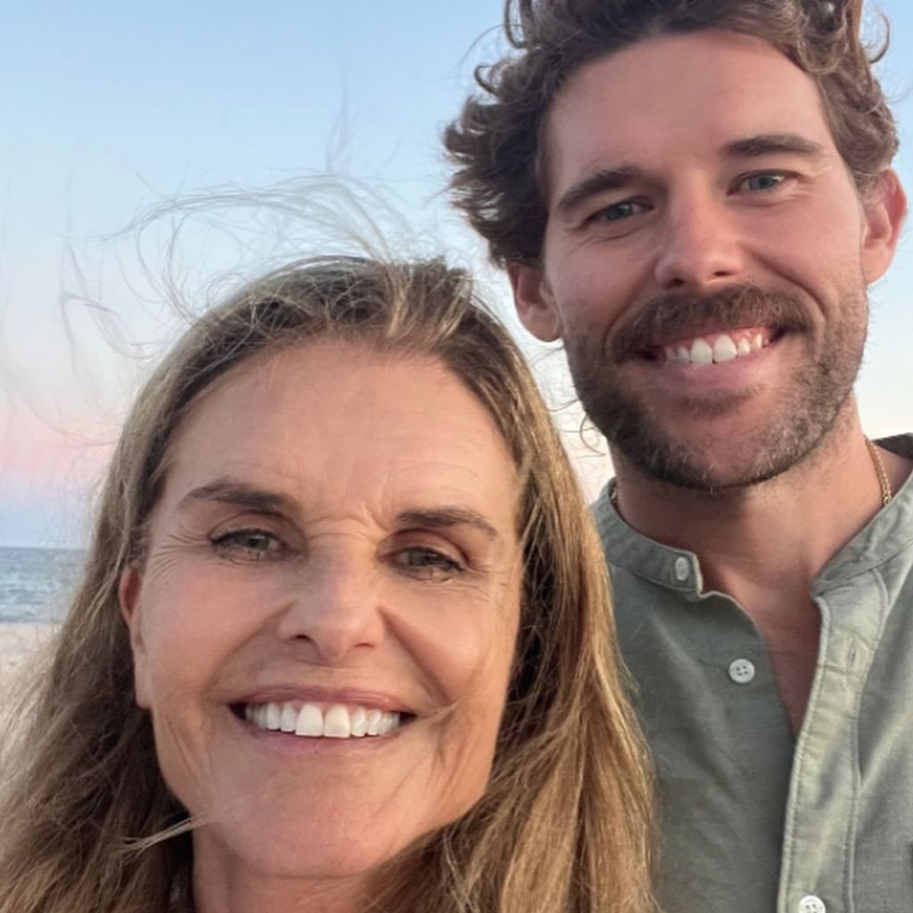 Maria Shriver posiert mit ihrem Sohn Christopher