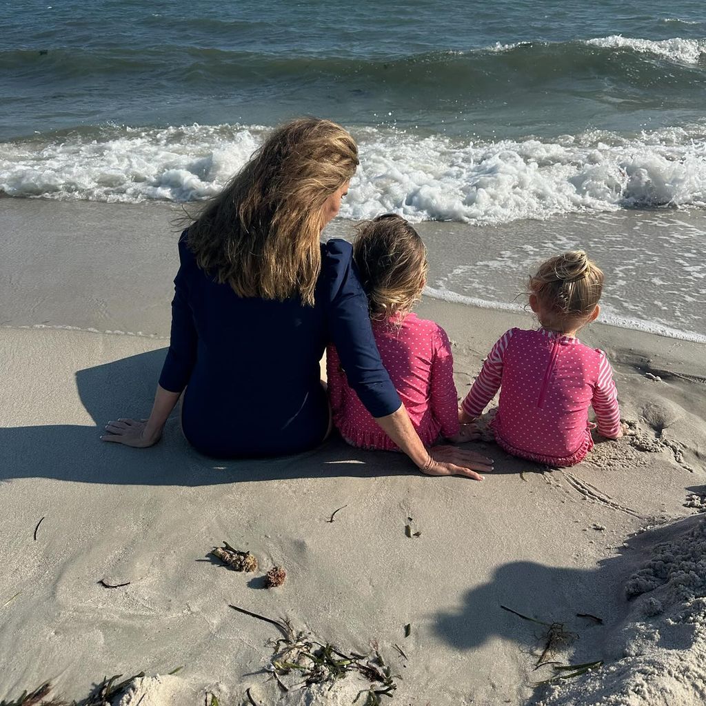 Maria Shriver mit ihren beiden Enkeltöchtern
