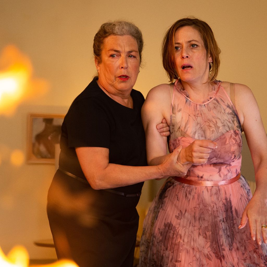 Marie Körner (Isabel Trimborn) und Eva Verhoven (Stephanie Japp), "Verbotene Liebe"