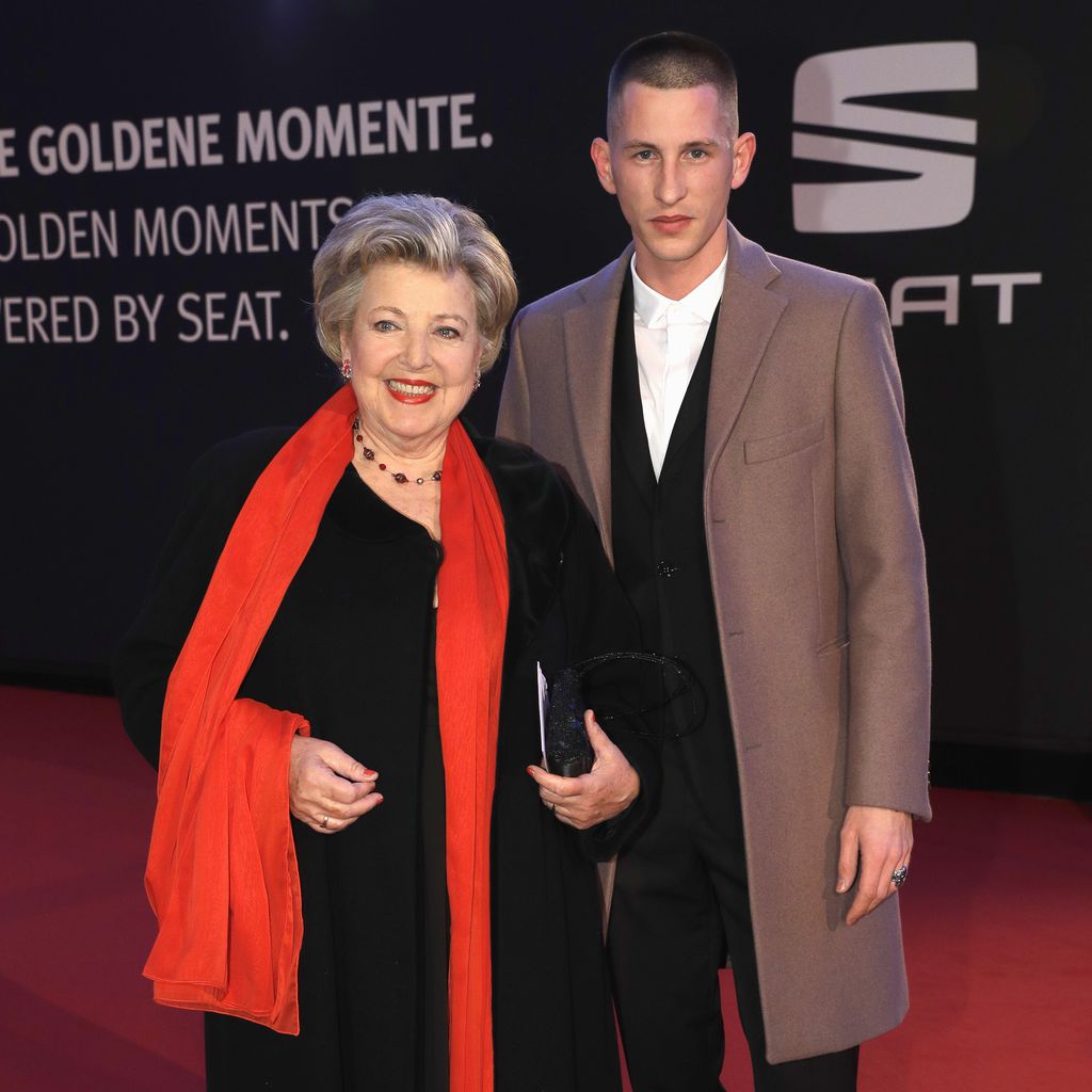 Marie-Luise Marjan und Jannik Scharmweber bei der Goldenen Kamera in Hamburg