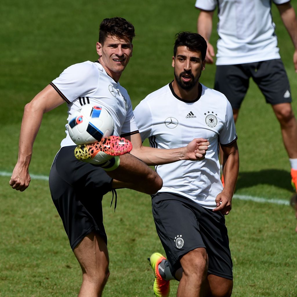 Mario Gomez und Sami Khedira, Fußballer