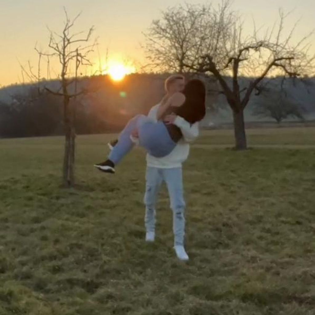 Mario Novembre und seine Freundin, 2023