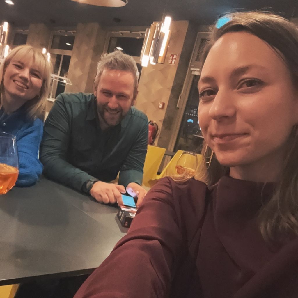 Pia, Mario und Emma von "Hochzeit auf den ersten Blick", Januar 2025