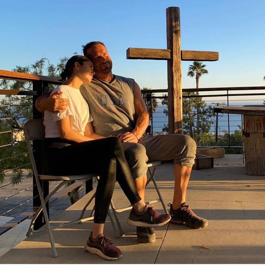 Bastian Yotta (r.) mit seiner Freundin Marisol Ortiz
