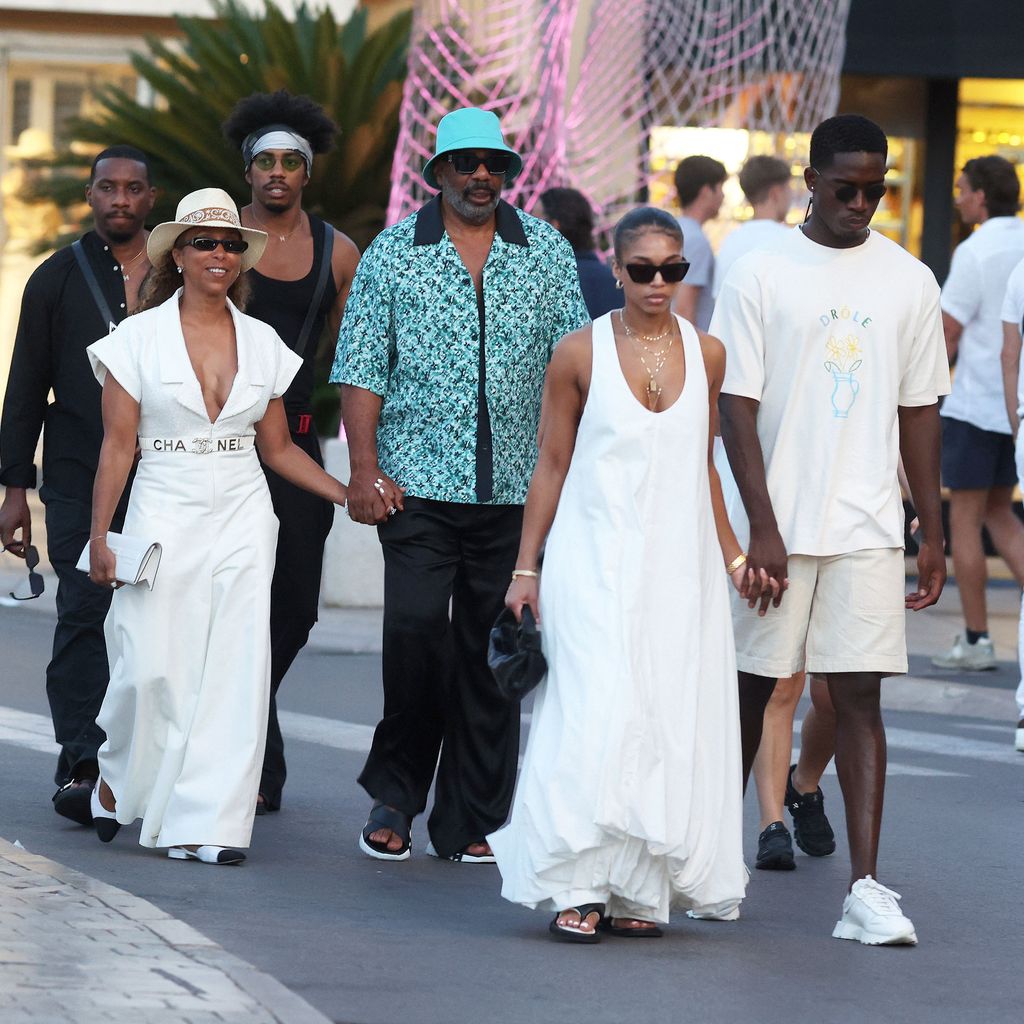 Marjorie Elaine Harvey, Steve Harvey, Lori Harvey und Damson Idris in Saint-Tropez
