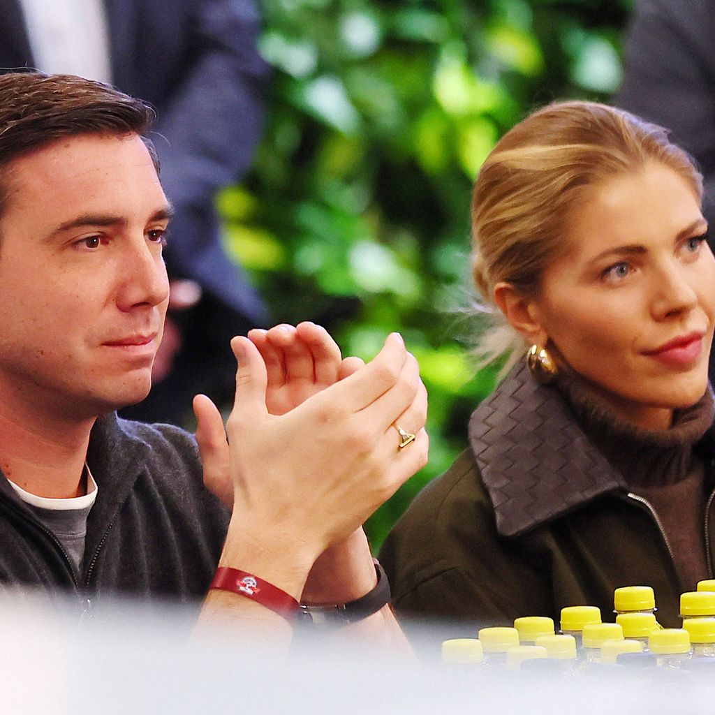 Bei der Eröffnung der RB-Leipzig-Geschäftsstelle: Mark Mateschitz und Victoria Swarovski, 2025