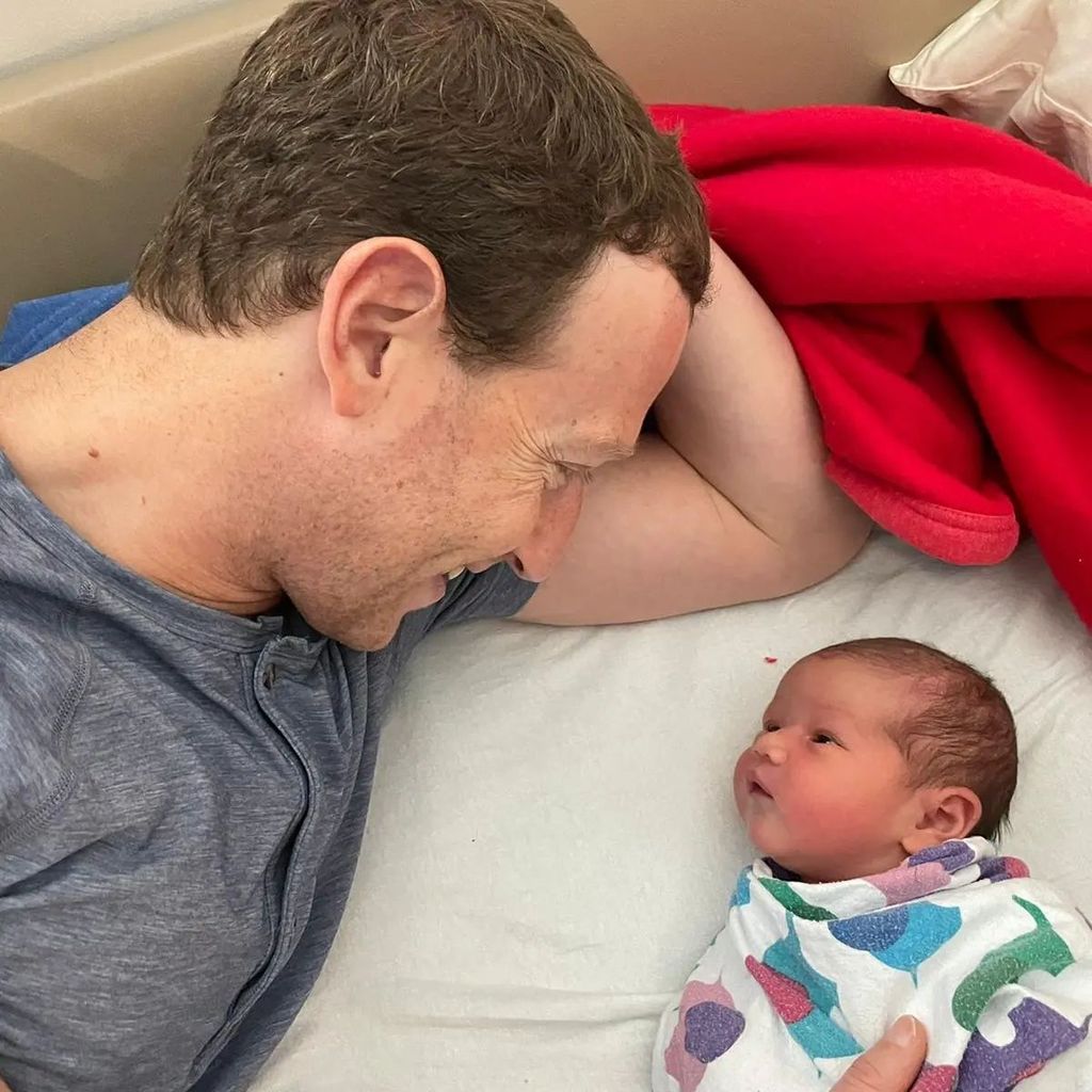 Mark Zuckerberg und sein Baby im März 2023