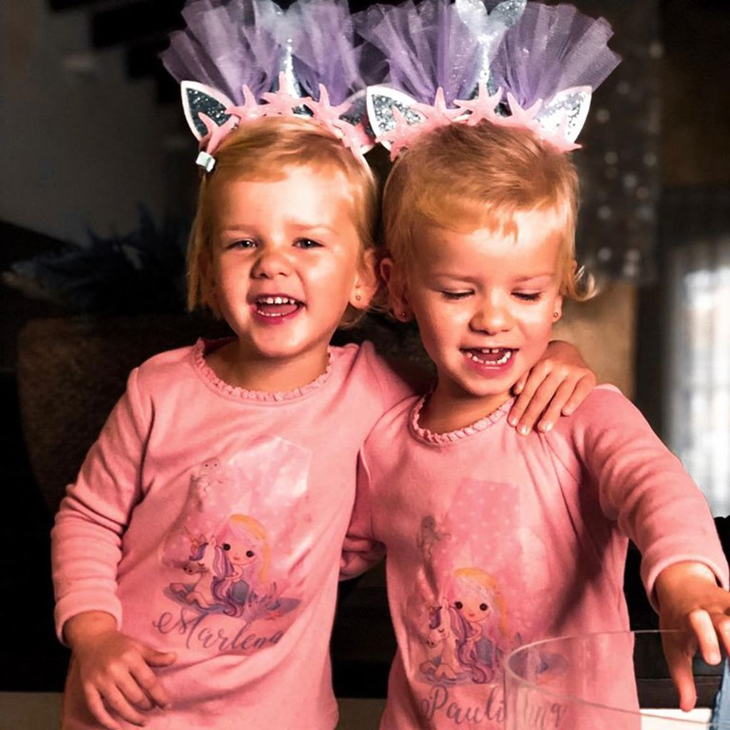 Marlena und Paulina, die Zwillingstöchter von Christian Tews und Ehefrau Claudia