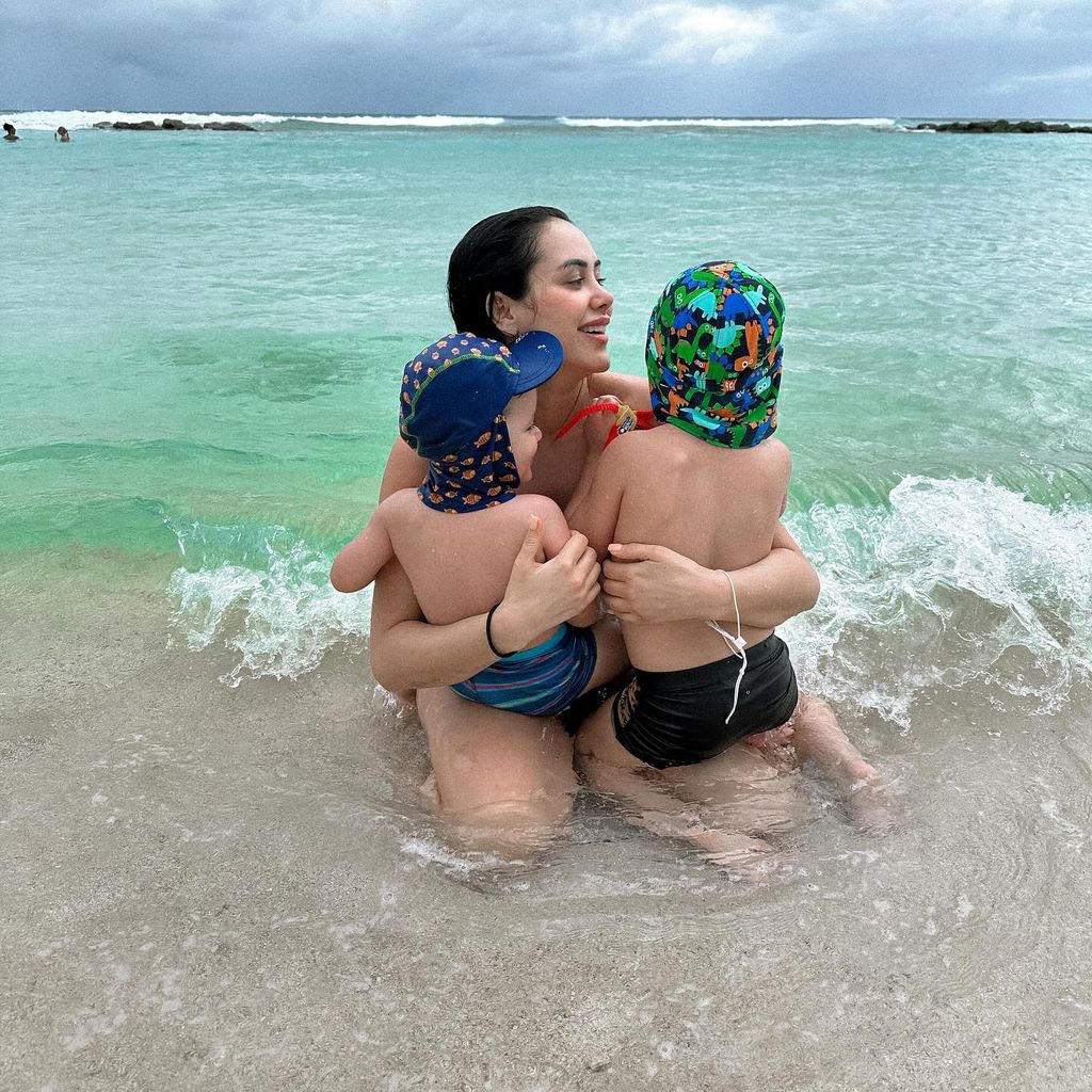 Marnie Simpson mit ihren Kindern, 2024