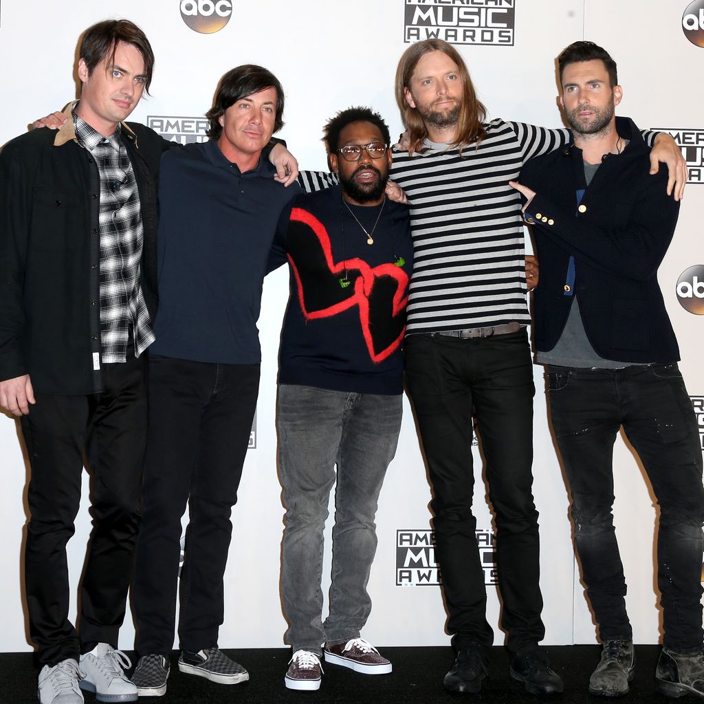 Die Mitglieder von Maroon 5 bei den AMAs 2016