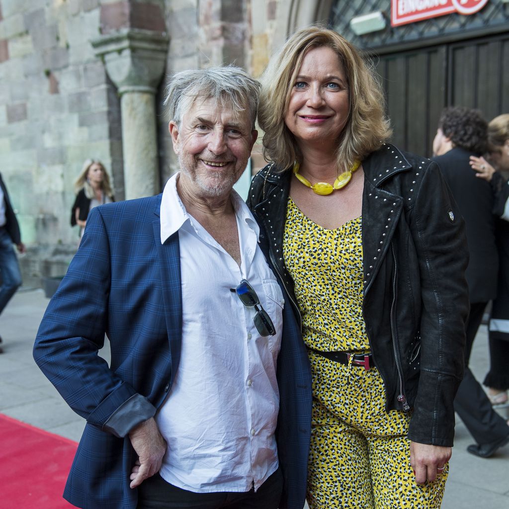 Martin Semmelrogge mit seiner Partnerin Regine Prause, Juli 2019