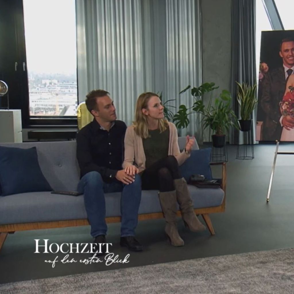 Martin und Ariane mit den "Hochzeit auf den ersten Blick"-Experten