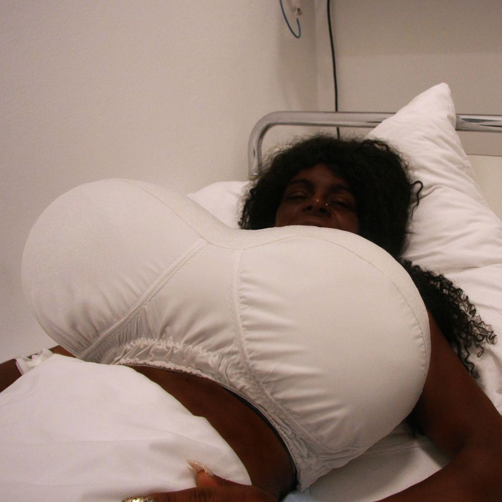 Martina Big 2019 nach ihrer Brust-OP