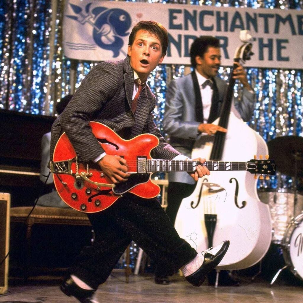 Marty McFly spielt Gitarre beim Schulball in "Zurück in die Zukunft"