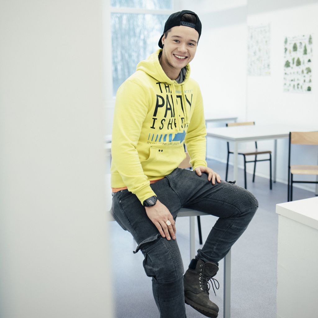 Marvin Schulz am Set von "Krass Schule – Die jungen Lehrer"