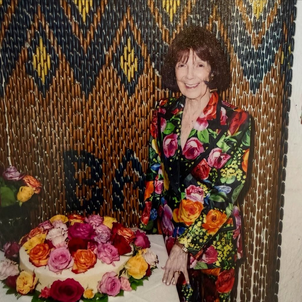 Mary Jo posiert