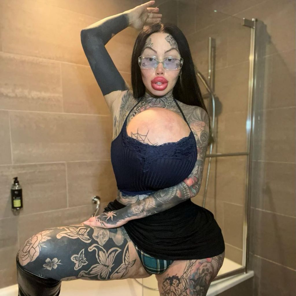 Mary Magdalene, Social-Media-Star