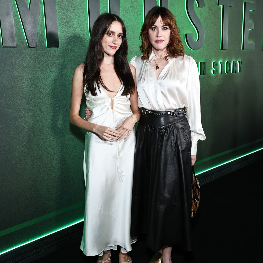 Mathilda Ereni Gianopoulos und Molly Ringwald, 2025