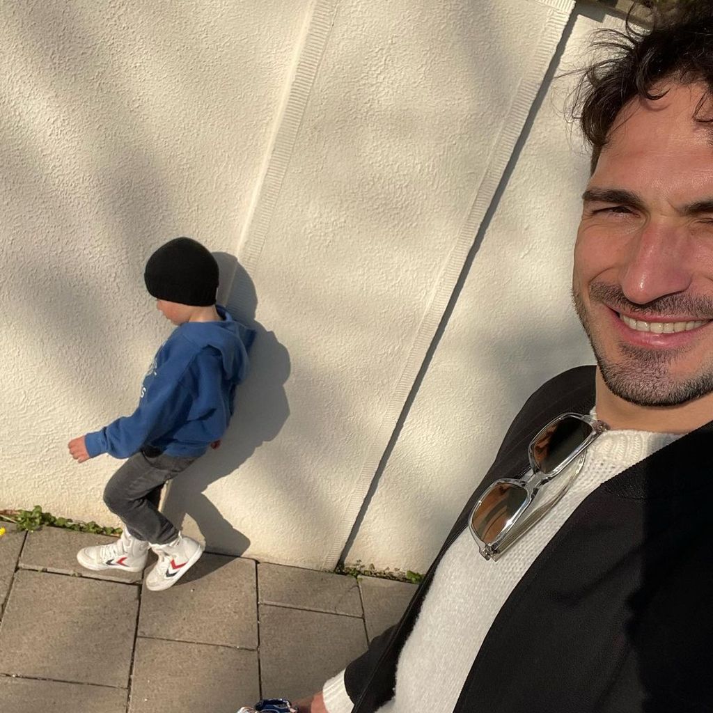 Mats Hummels und sein Sohn Ludwig im März 2022