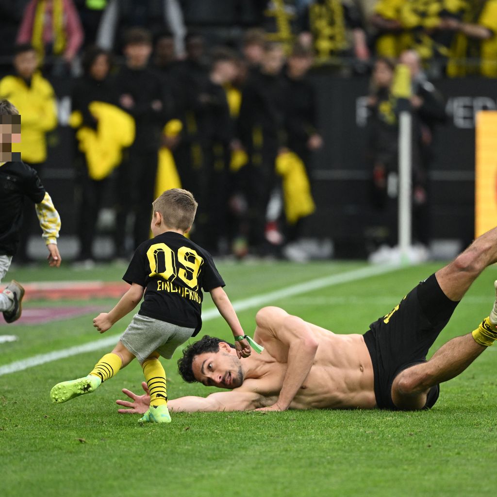 Mats Hummels mit seinem Sohn Ludwig