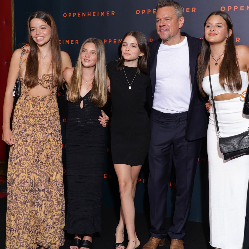 Matt Damon mit seinen Töchtern Alexia, Stella, Isabella und Gia bei der "Oppenheimer"-Premiere