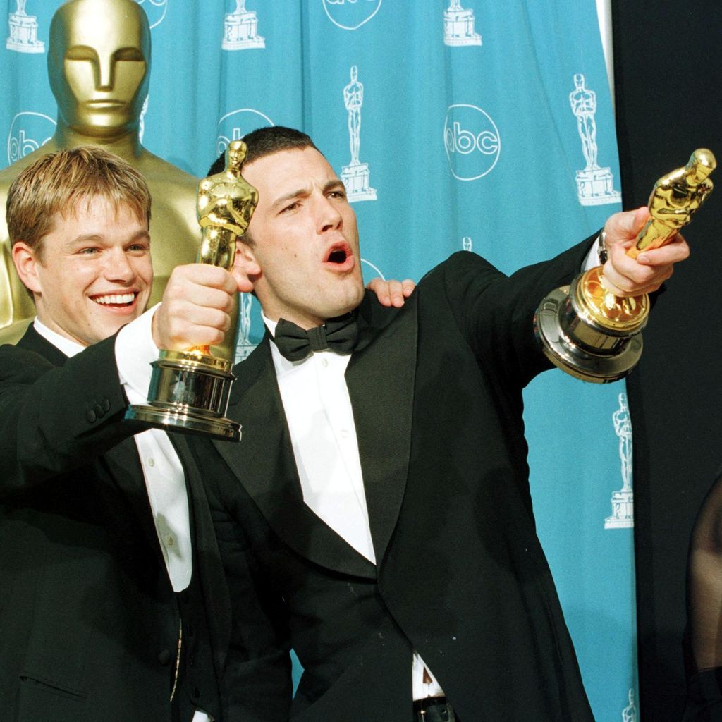 Matt Damon und Ben Affleck mit ihren Oscars, 1998