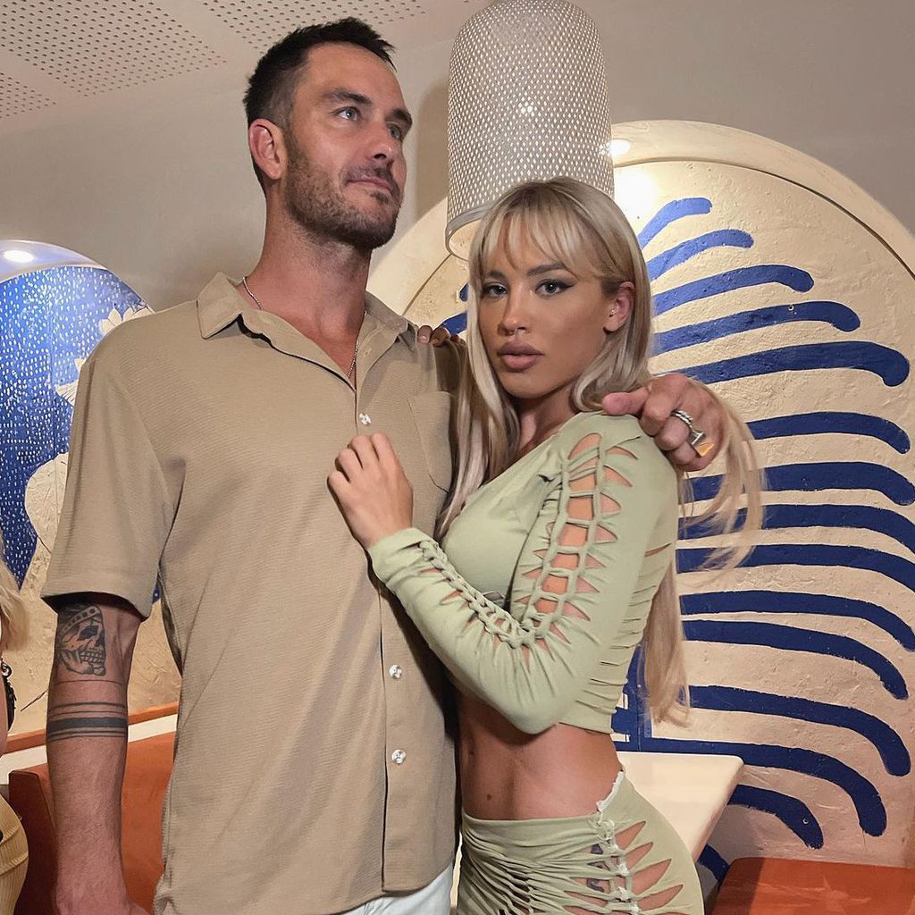 Matt Poole und Tammy Hembrow posieren