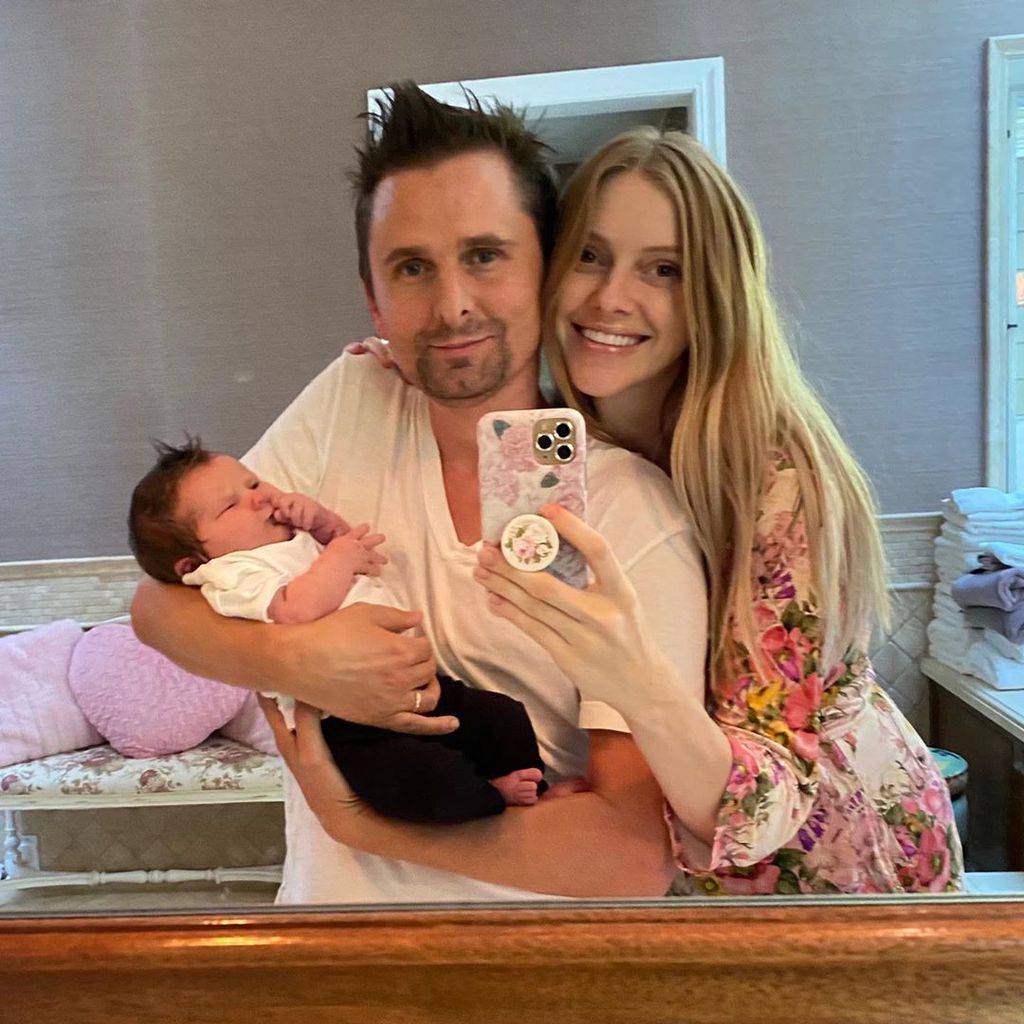 Matthew Ballemy mit seiner Frau Elle Evans und Baby Lovella Dawn