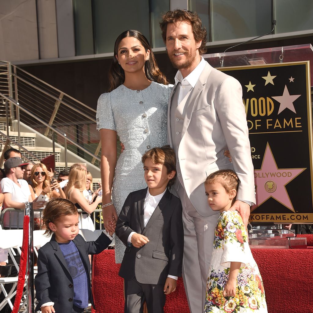 Matthew McConaughey, Schauspieler, mit Ehefrau Camila und seinen Kindern
