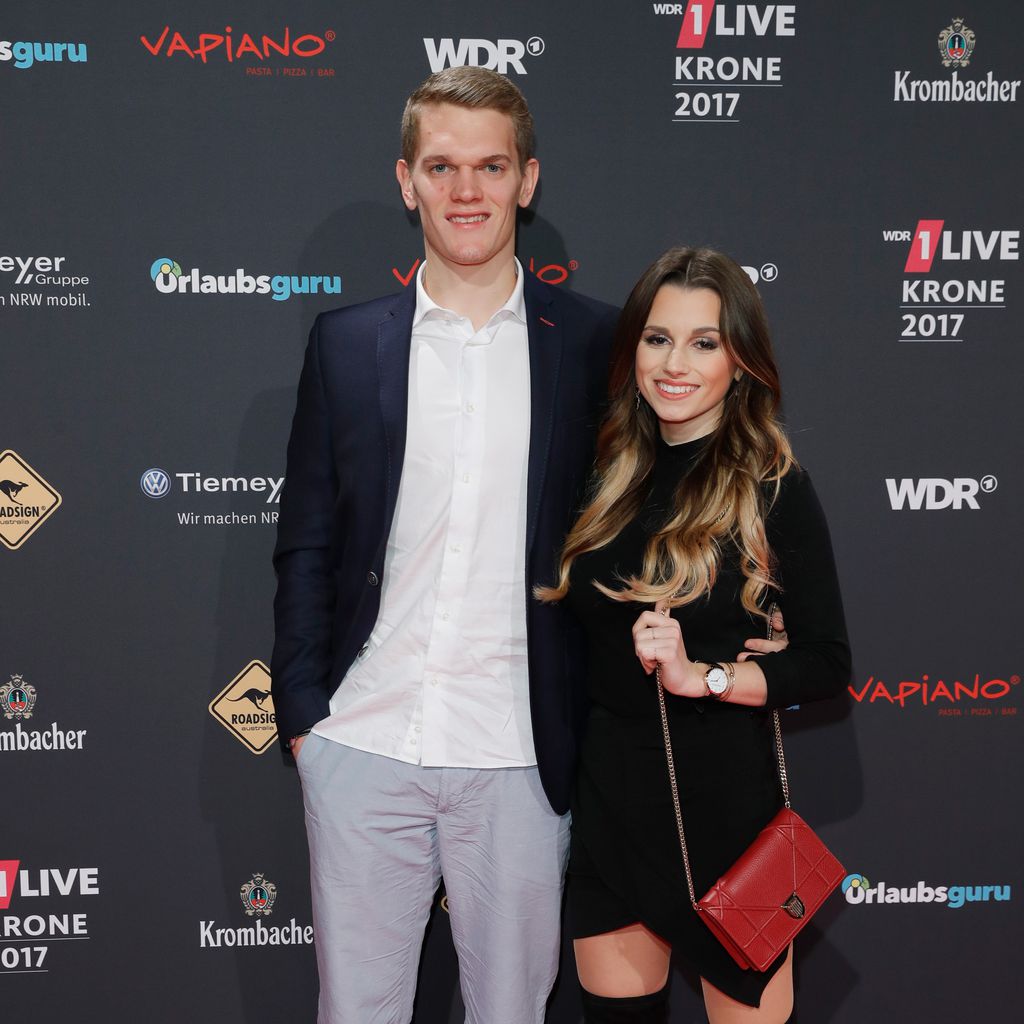 Matthias Ginter und seine Frau Christina beim 1Live Krone-Award